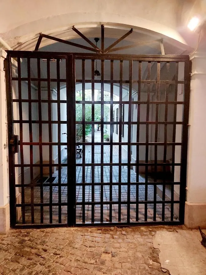 Happy Apartment In The Heart Of Budapest With 2 Rooms Ungarn