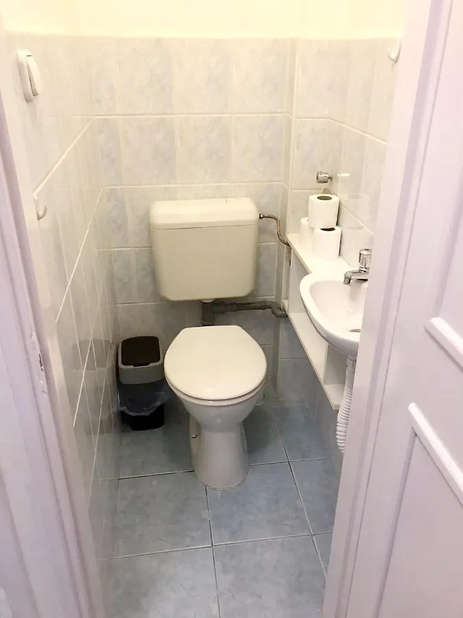 Happy Apartment In The Heart Of Budapest With 2 Rooms 0*,  Ungheria